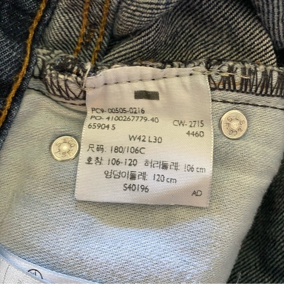 Levi's 505 Men's size 42w/30L Blue Straight Jeans with Classic Indigo Color - Picture 9 of 9